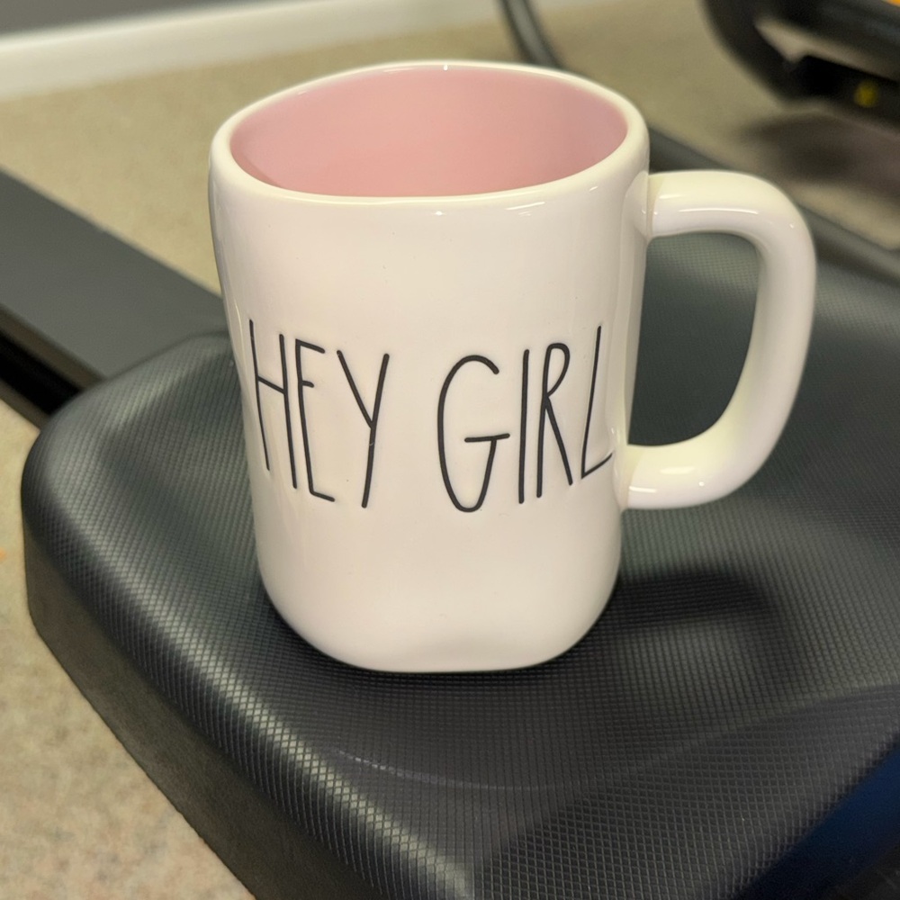Rae Dunn White coffee tea Mug with Pink Interior  'Hey Girl' NEW